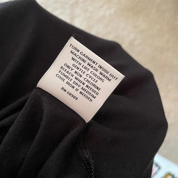 Van Winkle & Co Black Scoop Neck Short Sleeve Tee Sz XL - Picture 5 of 5